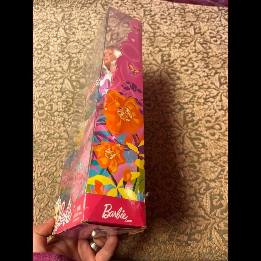 2011 Mattel Barbie Fairytale Magic Doll with‎ Basket & Bunny